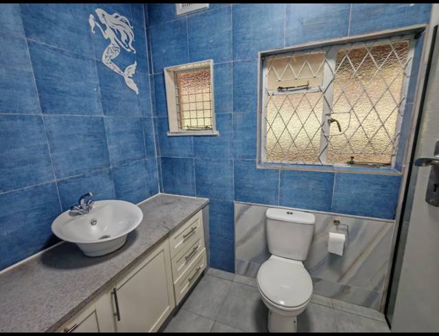 4 BEDROOM HOUSE TO LET IN MOSELEY PARK